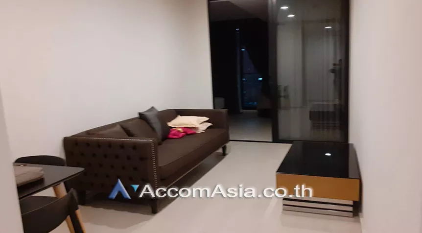  1 Bedroom  Condominium For Rent in Ploenchit, Bangkok  near BTS Ploenchit (AA15458)