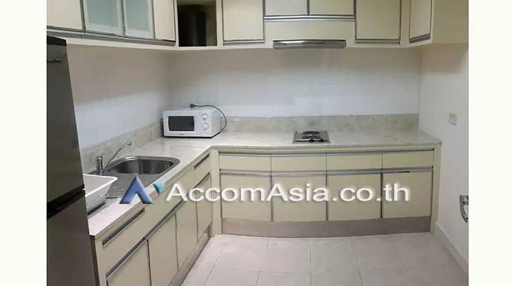  1 Bedroom  Condominium For Rent in Ploenchit, Bangkok  near BTS Chitlom (AA15540)