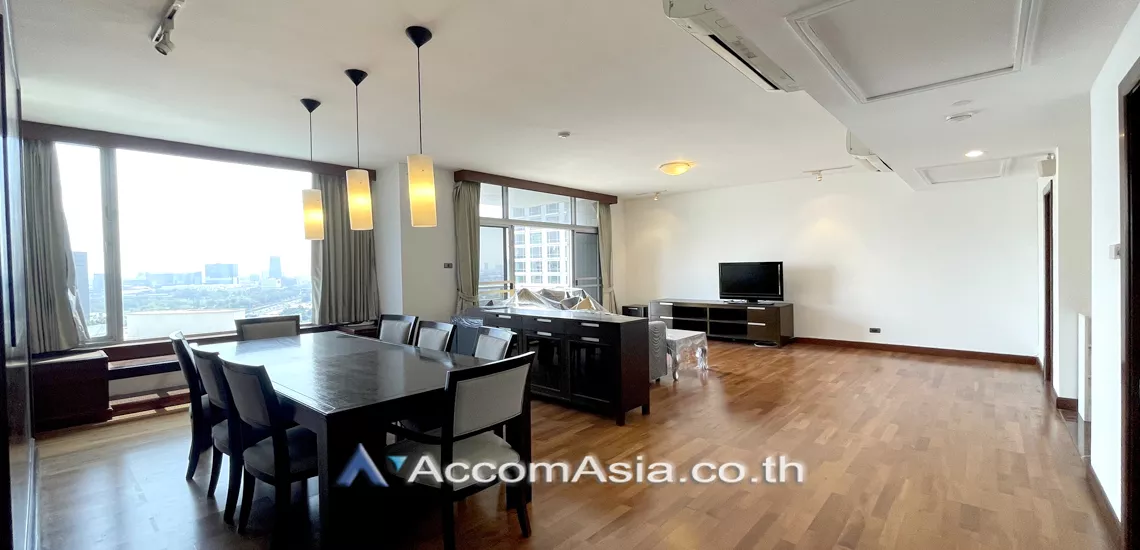 Pet friendly |  3 Bedrooms  Condominium For Rent in Ploenchit, Bangkok  near BTS Ploenchit (AA15579)