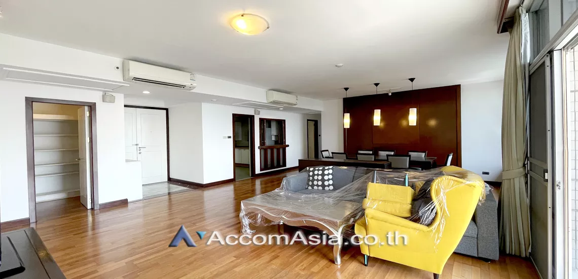 Pet friendly |  3 Bedrooms  Condominium For Rent in Ploenchit, Bangkok  near BTS Ploenchit (AA15579)