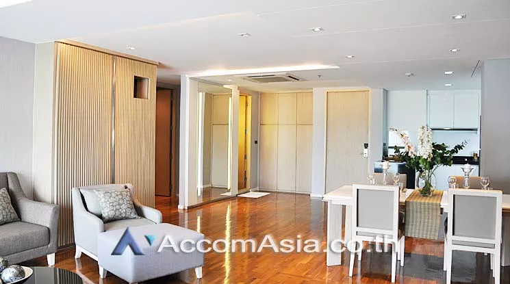  2 Bedrooms  Apartment For Rent in Sukhumvit, Bangkok  near BTS Phrom Phong (AA15669)