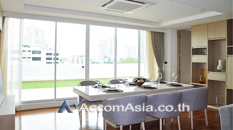  2 Bedrooms  Apartment For Rent in Sukhumvit, Bangkok  near BTS Phrom Phong (AA15670)