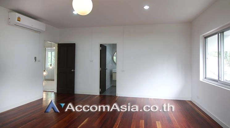 12  2 br House For Rent in Sukhumvit ,Bangkok BTS Asok - MRT Sukhumvit at House in Compound AA15692