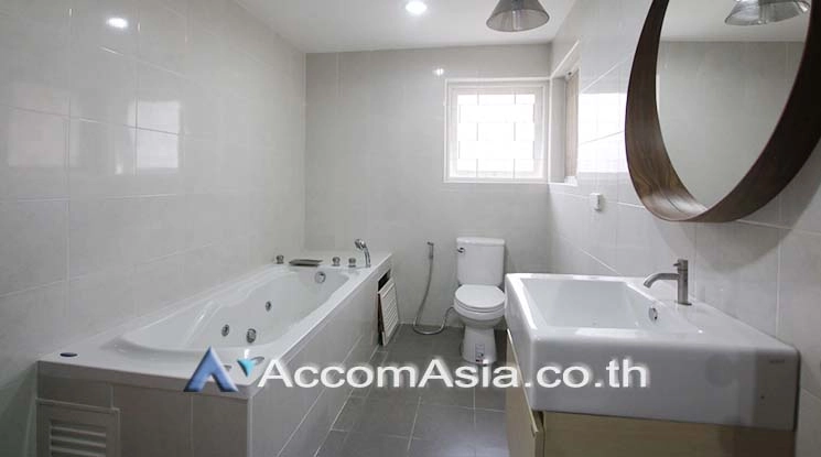 17  2 br House For Rent in Sukhumvit ,Bangkok BTS Asok - MRT Sukhumvit at House in Compound AA15692