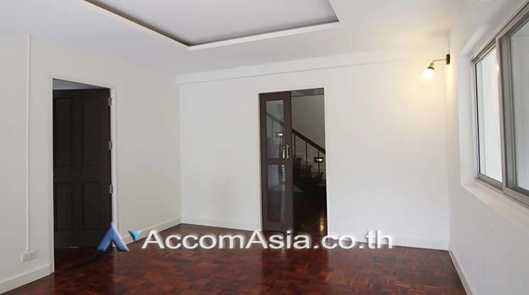 Pet friendly |  2 Bedrooms  House For Rent in Sukhumvit, Bangkok  near BTS Asok - MRT Sukhumvit (AA15692)