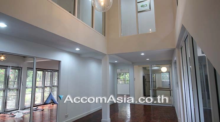 5  2 br House For Rent in Sukhumvit ,Bangkok BTS Asok - MRT Sukhumvit at House in Compound AA15692