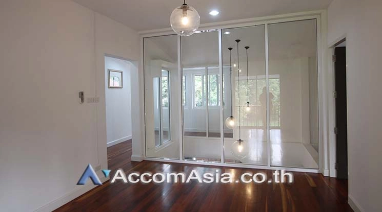 9  2 br House For Rent in Sukhumvit ,Bangkok BTS Asok - MRT Sukhumvit at House in Compound AA15692