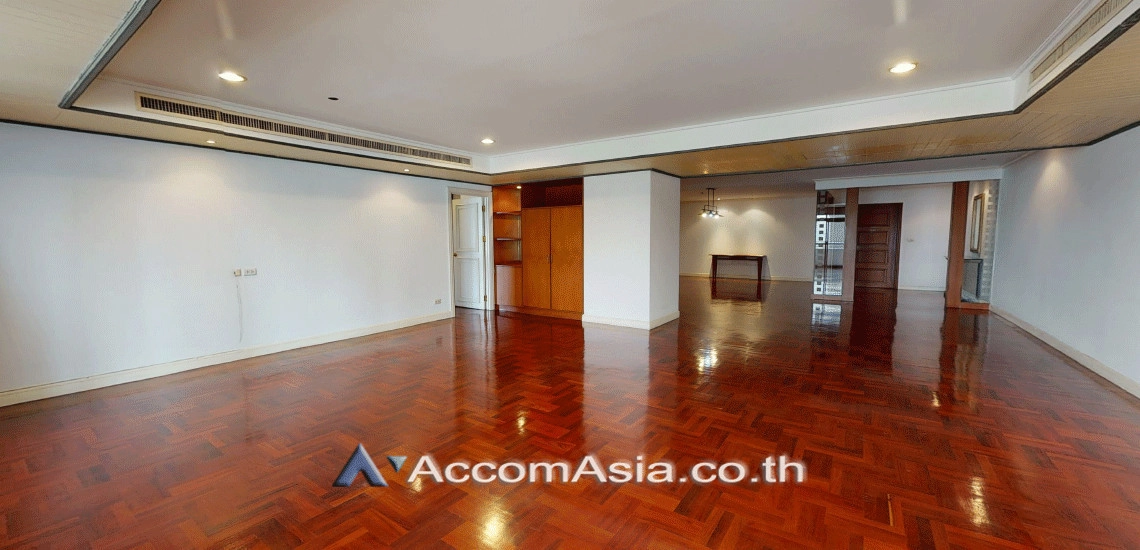 Pet friendly |  3 Bedrooms  Condominium For Rent & Sale in Sukhumvit, Bangkok  near BTS Nana (AA15711)