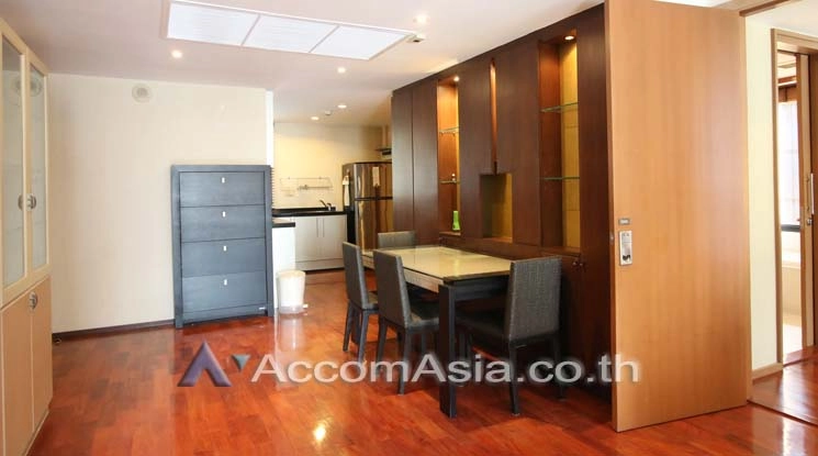  2 Bedrooms  Condominium For Rent in Ploenchit, Bangkok  near BTS Ploenchit (AA15729)