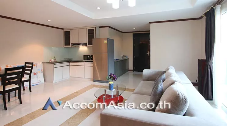 Pet friendly |  3 Bedrooms  Apartment For Rent in Sukhumvit, Bangkok  near BTS Ekkamai (AA15805)