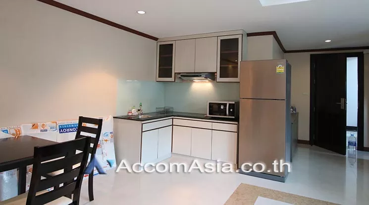 Pet friendly |  3 Bedrooms  Apartment For Rent in Sukhumvit, Bangkok  near BTS Ekkamai (AA15805)