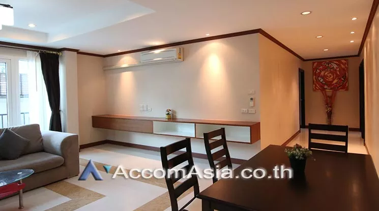 Pet friendly |  3 Bedrooms  Apartment For Rent in Sukhumvit, Bangkok  near BTS Ekkamai (AA15805)