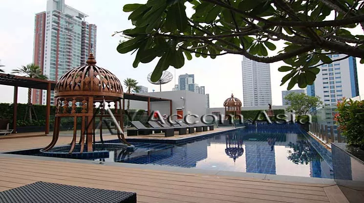  1 Bedroom  Condominium For Rent in Sukhumvit, Bangkok  near BTS Ekkamai (AA15829)