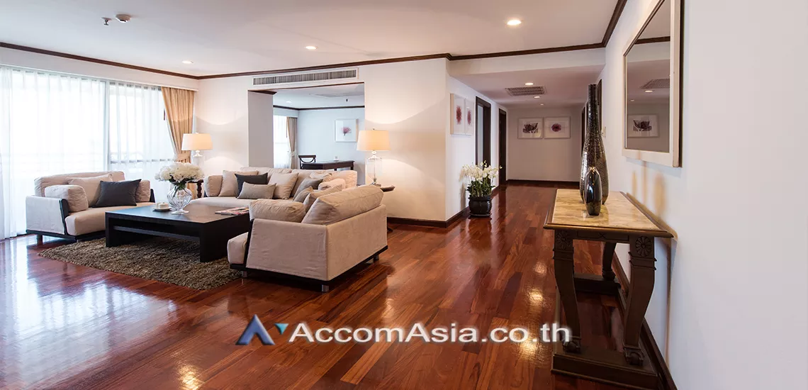 Big Balcony |  3 Bedrooms  Apartment For Rent in Sukhumvit, Bangkok  near BTS Asok - MRT Sukhumvit (AA15909)