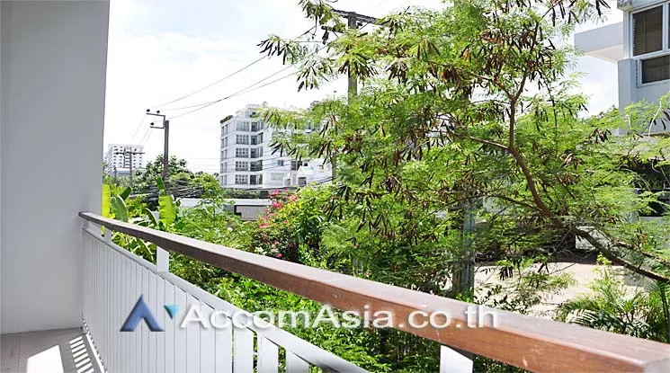  1 Bedroom  Apartment For Rent in Sukhumvit, Bangkok  near BTS Thong Lo (AA15931)