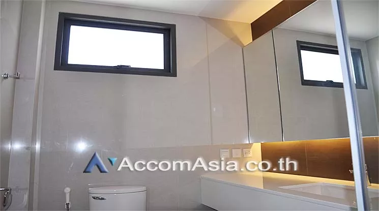 8  1 br Apartment For Rent in Sukhumvit ,Bangkok BTS Thong Lo at Low rise Building AA15932