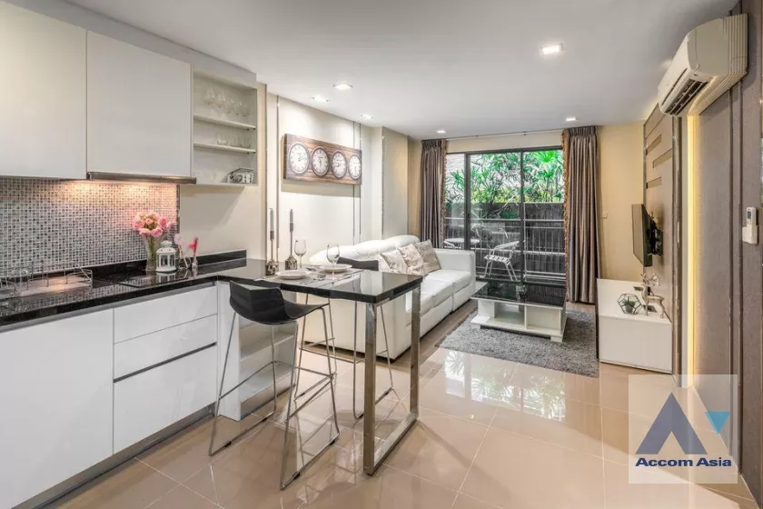  1 Bedroom  Condominium For Rent & Sale in Sukhumvit, Bangkok  near BTS Asok - MRT Sukhumvit (AA15946)