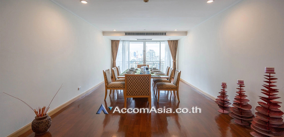 Pet friendly |  3 Bedrooms  Apartment For Rent in Sukhumvit, Bangkok  near BTS Phrom Phong (AA16049)