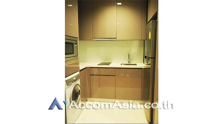  1 Bedroom  Condominium For Rent in Sukhumvit, Bangkok  near BTS Nana (AA16069)