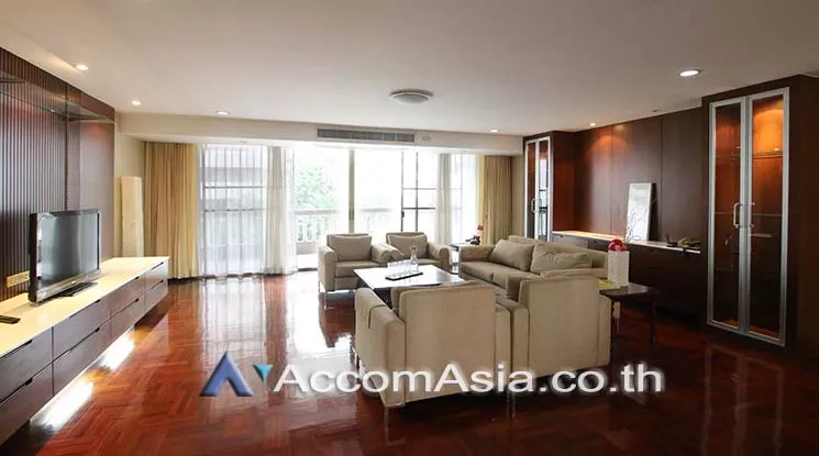  3 Bedrooms  Apartment For Rent in Sukhumvit, Bangkok  near BTS Phrom Phong (AA16183)