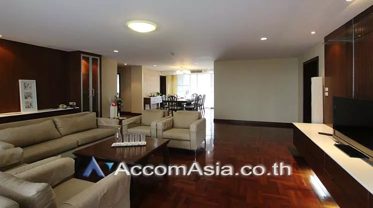  3 Bedrooms  Apartment For Rent in Sukhumvit, Bangkok  near BTS Phrom Phong (AA16183)