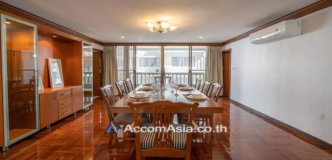 Pet friendly |  3 Bedrooms  Apartment For Rent in Sukhumvit, Bangkok  near BTS Phrom Phong (AA16184)