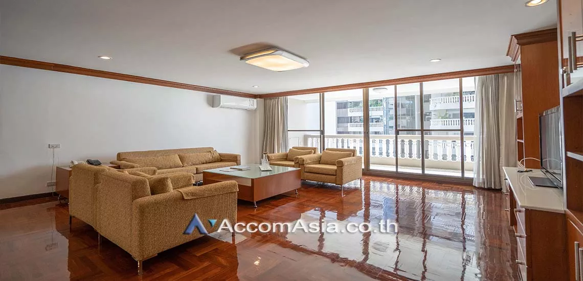 Pet friendly |  3 Bedrooms  Apartment For Rent in Sukhumvit, Bangkok  near BTS Phrom Phong (AA16184)