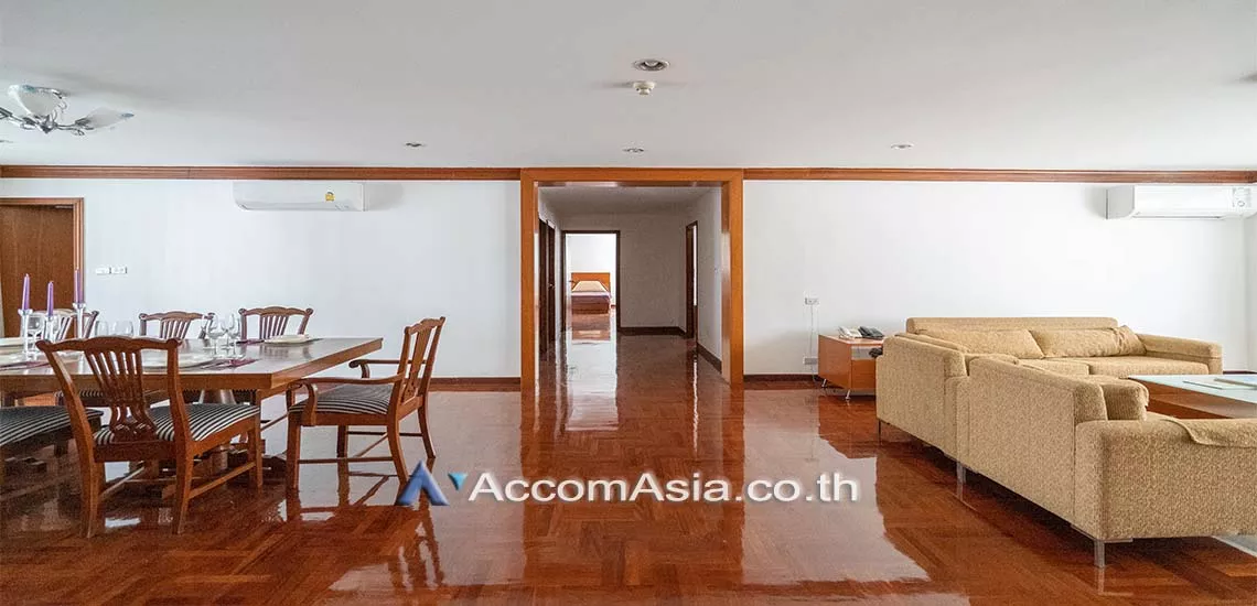 Pet friendly |  3 Bedrooms  Apartment For Rent in Sukhumvit, Bangkok  near BTS Phrom Phong (AA16184)