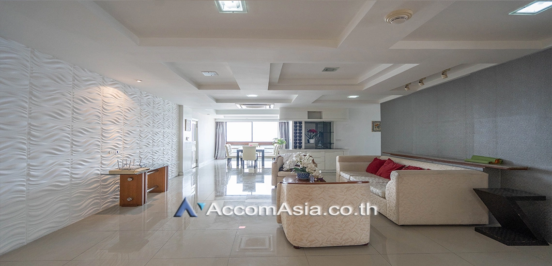 Pet friendly |  3 Bedrooms  Condominium For Rent & Sale in Sukhumvit, Bangkok  near BTS Phrom Phong (AA16194)