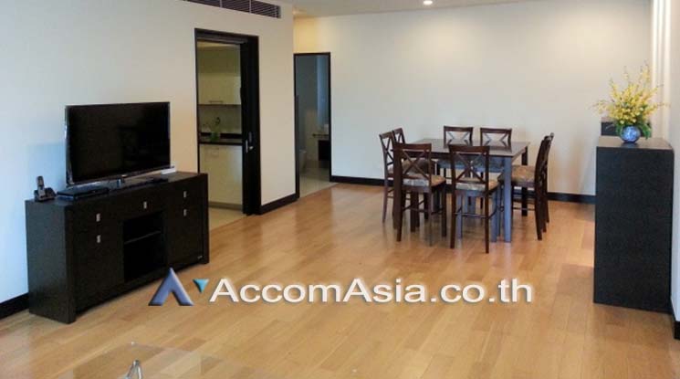  2 Bedrooms  Condominium For Rent in Ploenchit, Bangkok  near BTS Chitlom (AA16238)