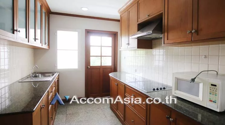 Pet friendly |  2 Bedrooms  Apartment For Rent in Sukhumvit, Bangkok  near BTS Phrom Phong (AA16256)