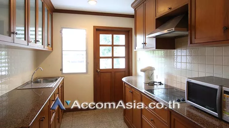 Pet friendly |  2 Bedrooms  Apartment For Rent in Sukhumvit, Bangkok  near BTS Phrom Phong (AA16257)