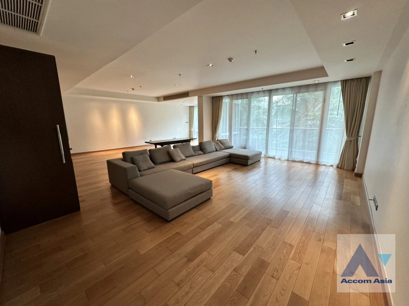 Big Balcony, Pet friendly |  4 Bedrooms  Condominium For Rent in Sukhumvit, Bangkok  near BTS Phrom Phong (AA16285)