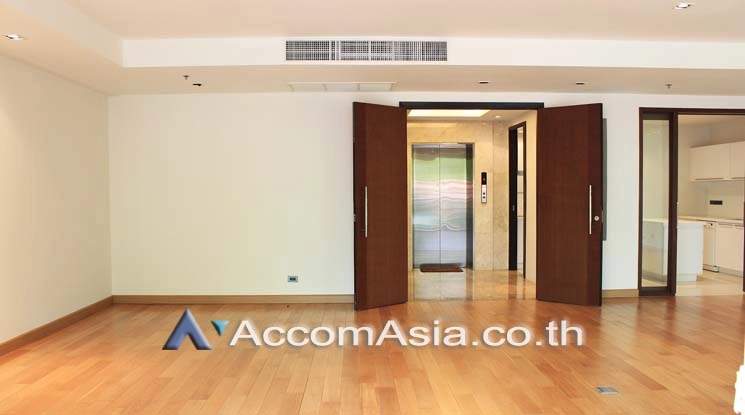Big Balcony, Pet friendly |  4 Bedrooms  Condominium For Rent & Sale in Sukhumvit, Bangkok  near BTS Phrom Phong (AA16289)