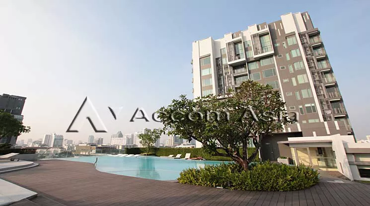  1 Bedroom  Condominium For Rent in Sukhumvit, Bangkok  near BTS Ekkamai (AA16307)