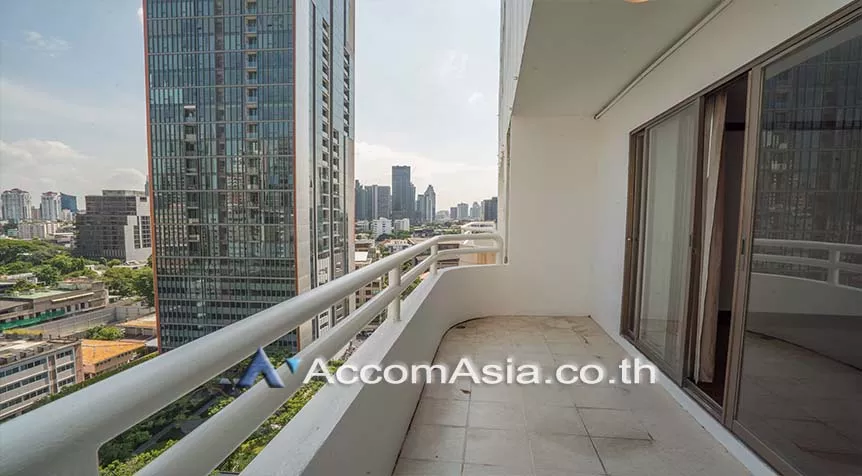 Big Balcony, Pet friendly |  3 Bedrooms  Condominium For Rent in Sukhumvit, Bangkok  near BTS Phrom Phong (AA16321)