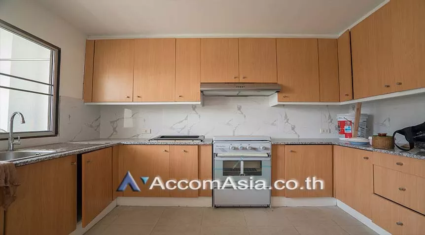 Big Balcony, Pet friendly |  3 Bedrooms  Condominium For Rent in Sukhumvit, Bangkok  near BTS Phrom Phong (AA16321)