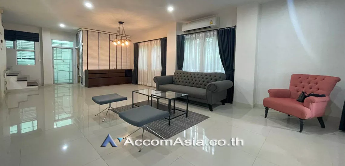  2  4 br Townhouse For Rent in Sukhumvit ,Bangkok BTS Bang Chak AA16363