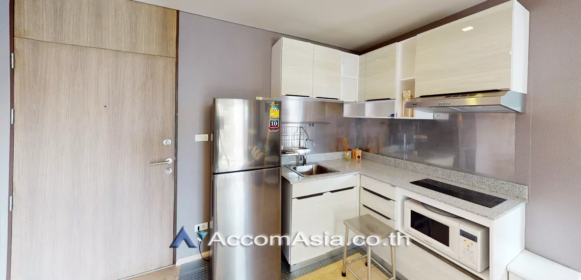  1 Bedroom  Condominium For Sale in Sukhumvit, Bangkok  near BTS Thong Lo (AA16377)