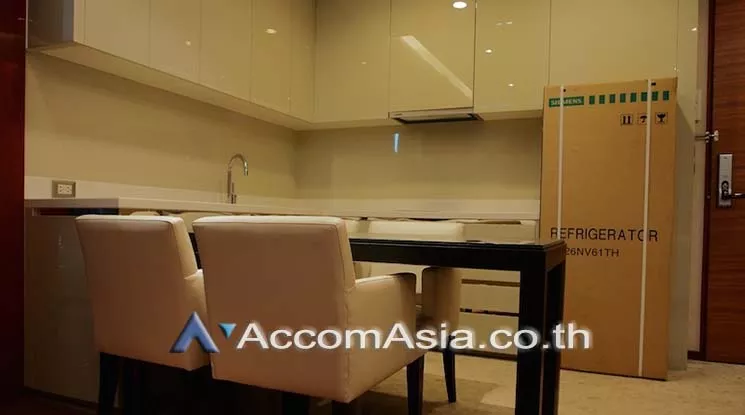  2 Bedrooms  Condominium For Rent in Sukhumvit, Bangkok  near BTS Phrom Phong (AA16430)