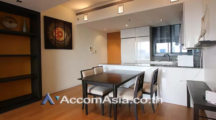  2 Bedrooms  Condominium For Rent in Sathorn, Bangkok  near BTS Chong Nonsi - MRT Lumphini (AA16451)