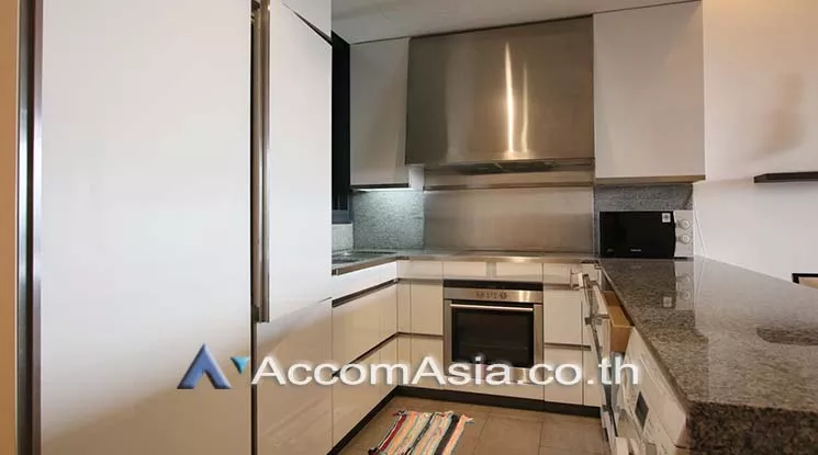  2 Bedrooms  Condominium For Rent in Sathorn, Bangkok  near BTS Chong Nonsi - MRT Lumphini (AA16451)