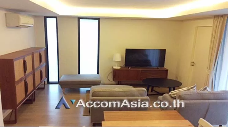  1 Bedroom  Condominium For Rent in Sukhumvit, Bangkok  near BTS Ekkamai (AA16477)