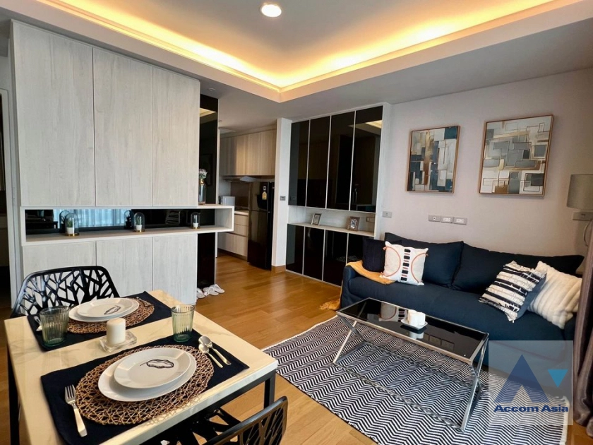 Corner Unit |  2 Bedrooms  Condominium For Rent in Sukhumvit, Bangkok  near BTS Phrom Phong (AA16694)