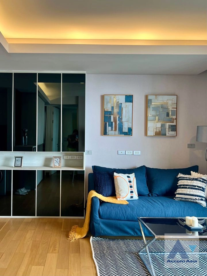 Corner Unit |  2 Bedrooms  Condominium For Rent in Sukhumvit, Bangkok  near BTS Phrom Phong (AA16694)