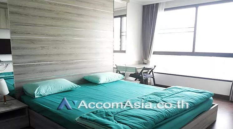  2 Bedrooms  Condominium For Rent in Sathorn, Bangkok  near BTS Chong Nonsi - MRT Lumphini (AA16721)