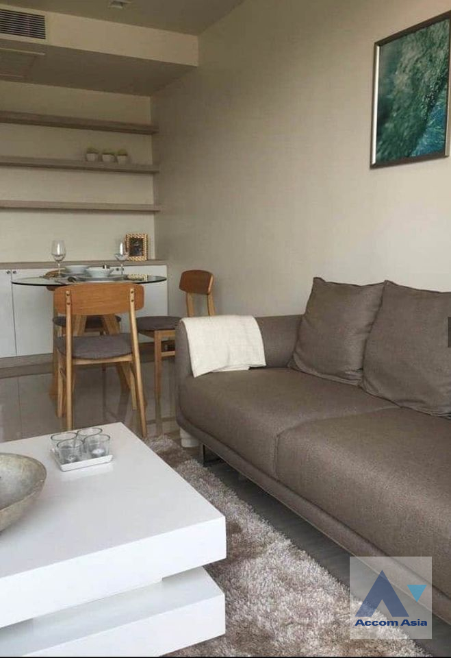 Corner Unit, Pet friendly |  1 Bedroom  Condominium For Rent & Sale in Sukhumvit, Bangkok  near BTS Phrom Phong (AA16735)