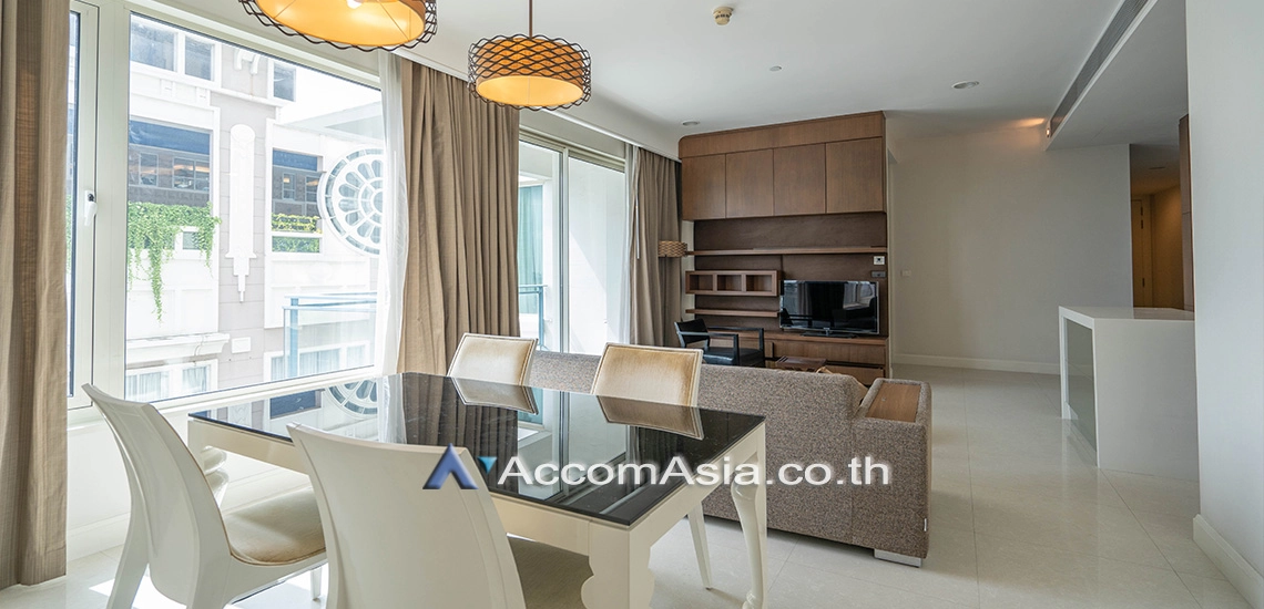  2 Bedrooms  Condominium For Rent in Ploenchit, Bangkok  near BTS Chitlom (AA16837)