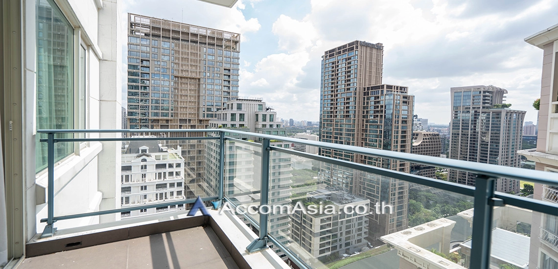  2 Bedrooms  Condominium For Rent in Ploenchit, Bangkok  near BTS Chitlom (AA16837)