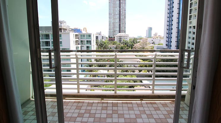 13  2 br Condominium For Rent in Sukhumvit ,Bangkok BTS Ekkamai at Avenue 61 AA16848